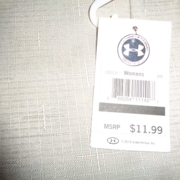 NWT Under Armour Woman's Headbands - Great headband for out and about ! - Picture 2 of 4